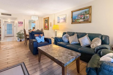 Copropriété à vendre à Lauderdale Lakes, Floride: 2 chambres, 89.19 m2 № 2083882 - photo 7