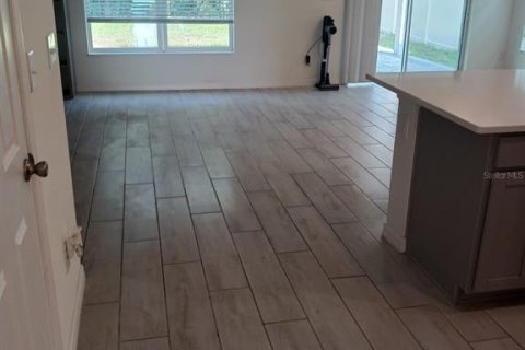 Villa ou maison à louer à Clermont, Floride: 4 chambres, 158.58 m2 № 2413764 - photo 3