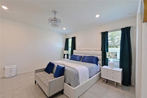 Villa ou maison à vendre à Sarasota, Floride: 4 chambres, 216.28 m2 № 1808402 - photo 13
