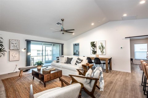 Appartement à louer à Punta Gorda, Floride: 2 chambres, 127.93 m2 № 215116 - photo 9