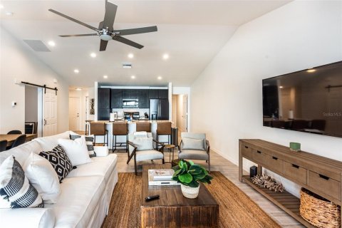 Appartement à louer à Punta Gorda, Floride: 2 chambres, 127.93 m2 № 215116 - photo 12