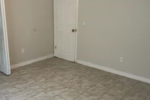 Condominio en alquiler en Orlando, Florida, 2 dormitorios, 77.11 m2 № 1901774 - foto 9