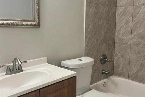 Condominio en alquiler en Orlando, Florida, 2 dormitorios, 77.11 m2 № 1901774 - foto 4