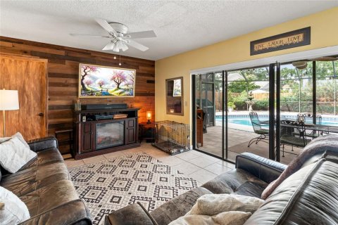 House in Tampa, Florida 4 bedrooms, 210.05 sq.m. № 1831697 - photo 8