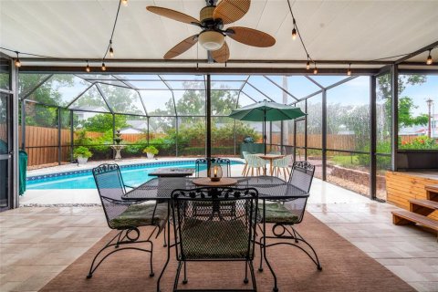 House in Tampa, Florida 4 bedrooms, 210.05 sq.m. № 1831697 - photo 28