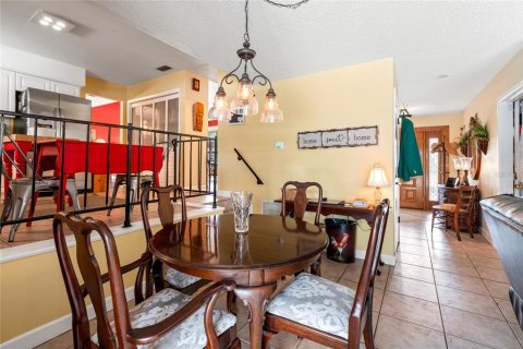 House in Tampa, Florida 4 bedrooms, 210.05 sq.m. № 1831697 - photo 11