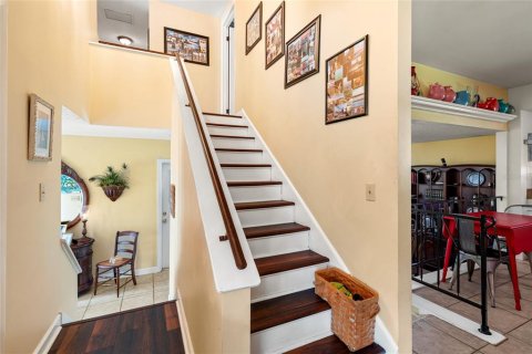 House in Tampa, Florida 4 bedrooms, 210.05 sq.m. № 1831697 - photo 18