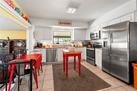 House in Tampa, Florida 4 bedrooms, 210.05 sq.m. № 1831697 - photo 16