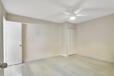 Townhouse in Pompano Beach, Florida 2 bedrooms, 144.18 sq.m. № 2083413 - photo 6