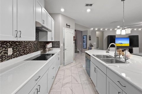 Casa en venta en Orlando, Florida, 5 dormitorios, 355.54 m2 № 2105844 - foto 17