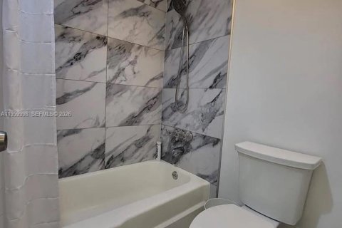 Appartement à louer à Sunny Isles Beach, Floride: 2 chambres, 87.05 m2 № 2024026 - photo 12