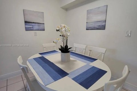 Appartement à louer à Sunny Isles Beach, Floride: 2 chambres, 87.05 m2 № 2024026 - photo 5