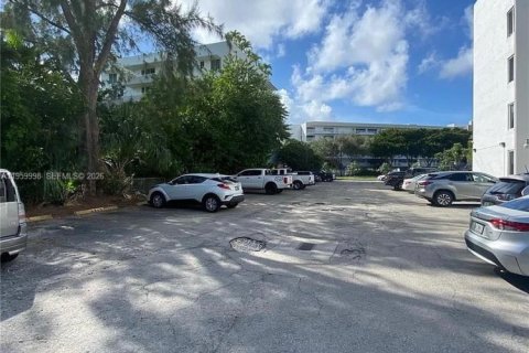 Appartement à louer à Sunny Isles Beach, Floride: 2 chambres, 87.05 m2 № 2024026 - photo 3