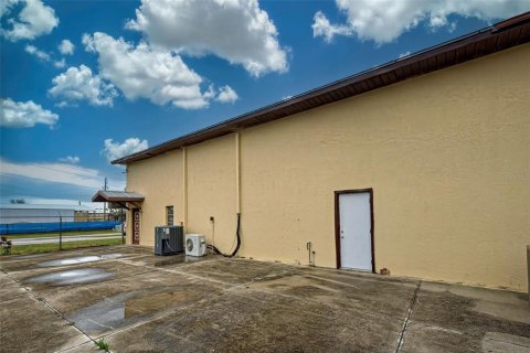 Commercial property in Englewood, Florida 473.89 sq.m. № 1733927 - photo 9