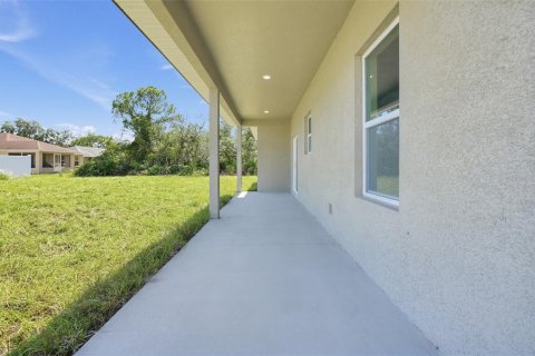 House in Sebring, Florida 3 bedrooms, 142.05 sq.m. № 2428686 - photo 4