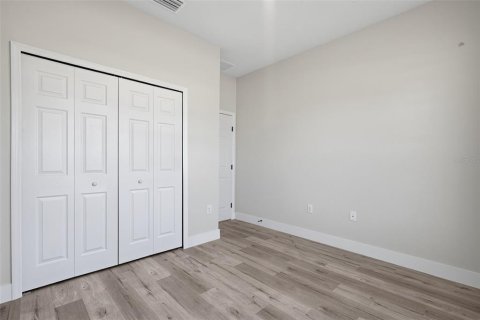 House in Sebring, Florida 3 bedrooms, 142.05 sq.m. № 2428686 - photo 25