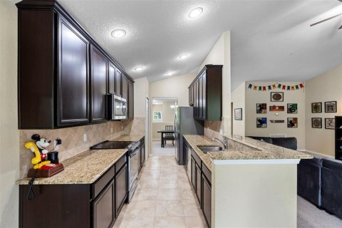 Condo in Davenport, Florida, 2 bedrooms  № 1887037 - photo 13