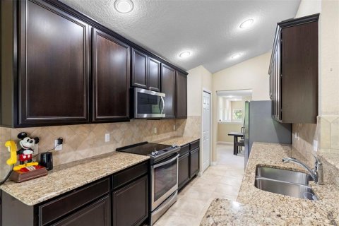 Condo in Davenport, Florida, 2 bedrooms  № 1887037 - photo 15