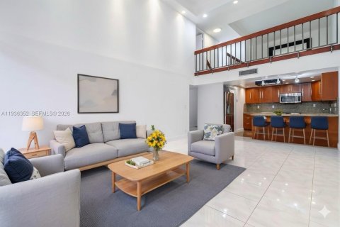 Townhouse in Aventura, Florida 3 bedrooms, 232.26 sq.m. № 1995061 - photo 4