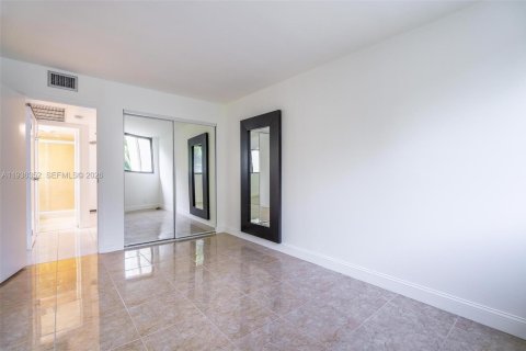 Townhouse in Aventura, Florida 3 bedrooms, 232.26 sq.m. № 1995061 - photo 22