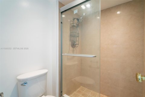 Townhouse in Aventura, Florida 3 bedrooms, 232.26 sq.m. № 1995061 - photo 20