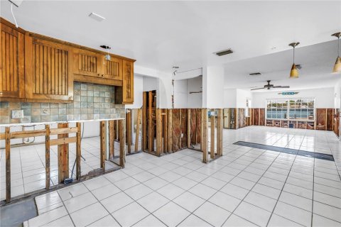 Casa en venta en Treasure Island, Florida, 3 dormitorios, 256.22 m2 № 1802299 - foto 17