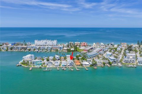 Casa en venta en Treasure Island, Florida, 3 dormitorios, 256.22 m2 № 1802299 - foto 5