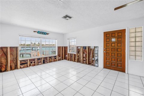 Casa en venta en Treasure Island, Florida, 3 dormitorios, 256.22 m2 № 1802299 - foto 24