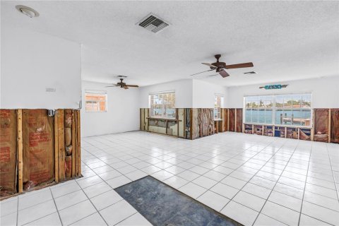 Casa en venta en Treasure Island, Florida, 3 dormitorios, 256.22 m2 № 1802299 - foto 21
