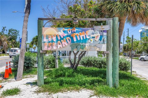 Casa en venta en Treasure Island, Florida, 3 dormitorios, 256.22 m2 № 1802299 - foto 4