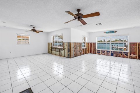 Casa en venta en Treasure Island, Florida, 3 dormitorios, 256.22 m2 № 1802299 - foto 22