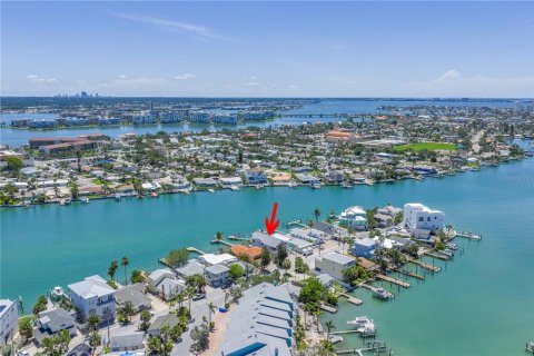 Casa en venta en Treasure Island, Florida, 3 dormitorios, 256.22 m2 № 1802299 - foto 11