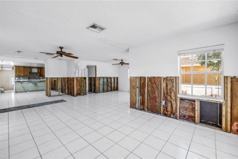 Casa en venta en Treasure Island, Florida, 3 dormitorios, 256.22 m2 № 1802299 - foto 23