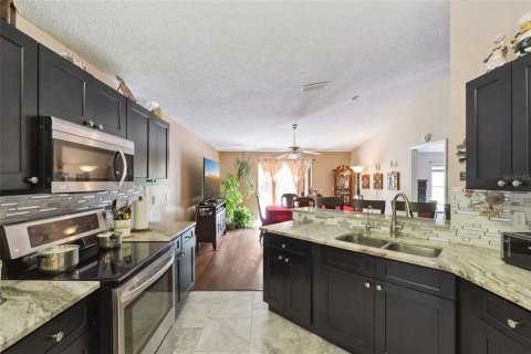 House in Kissimmee, Florida 4 bedrooms, 180.42 sq.m. № 2101101 - photo 6