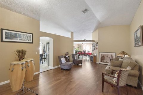 House in Kissimmee, Florida 4 bedrooms, 180.42 sq.m. № 2101101 - photo 3