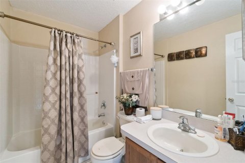 House in Kissimmee, Florida 4 bedrooms, 180.42 sq.m. № 2101101 - photo 13