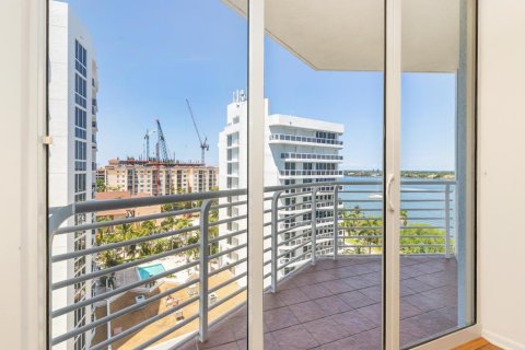 Condo in West Palm Beach, Florida, 2 bedrooms  № 2175468 - photo 25