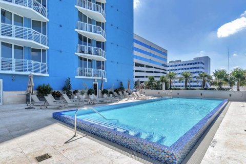 Condo in West Palm Beach, Florida, 2 bedrooms  № 2175468 - photo 16