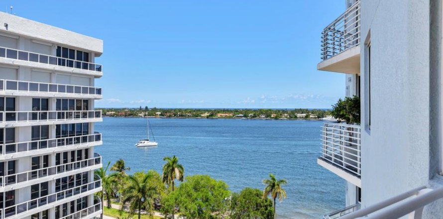 Condo in West Palm Beach, Florida, 2 bedrooms  № 2175468