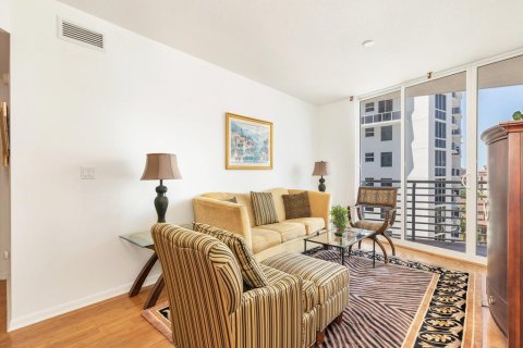 Condo in West Palm Beach, Florida, 2 bedrooms  № 2175468 - photo 5