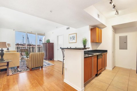 Condo in West Palm Beach, Florida, 2 bedrooms  № 2175468 - photo 3