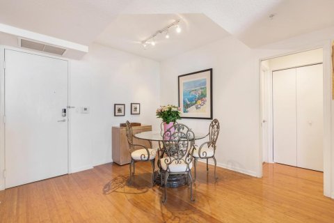 Condo in West Palm Beach, Florida, 2 bedrooms  № 2175468 - photo 6