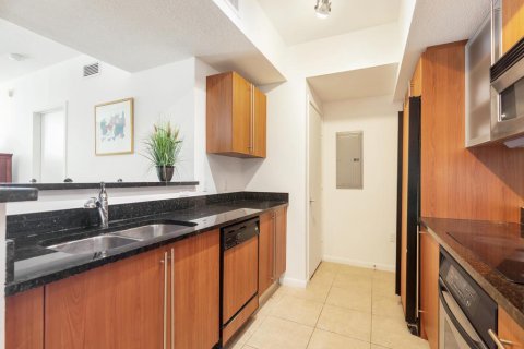 Condo in West Palm Beach, Florida, 2 bedrooms  № 2175468 - photo 9