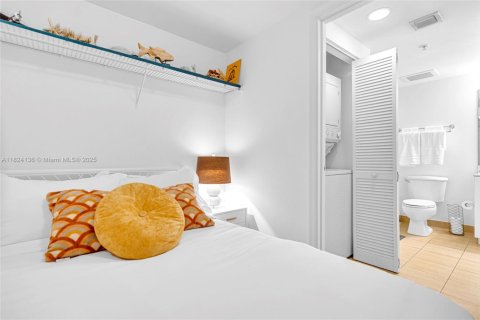 Condo in Miami, Florida, 1 bedroom  № 1997141 - photo 20