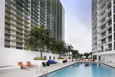 Condo in Miami, Florida, 1 bedroom  № 1997141 - photo 25