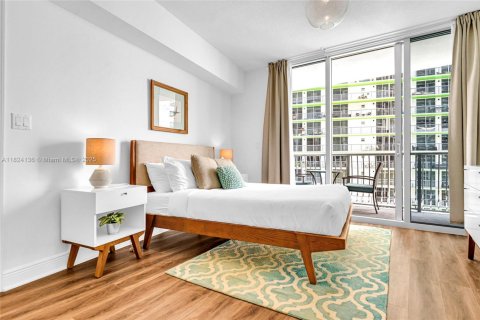 Condo in Miami, Florida, 1 bedroom  № 1997141 - photo 14