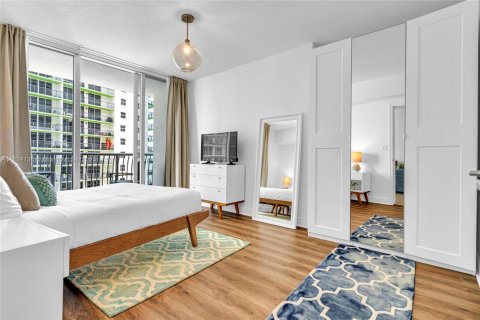 Condo in Miami, Florida, 1 bedroom  № 1997141 - photo 12