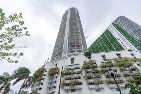 Condo in Miami, Florida, 1 bedroom  № 1997141 - photo 30