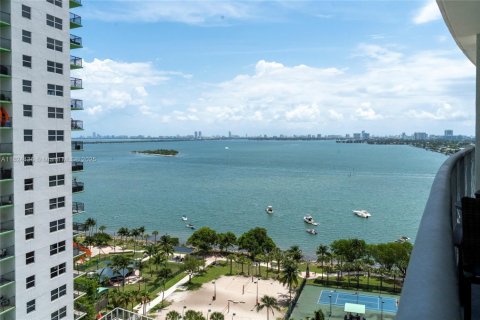Condo in Miami, Florida, 1 bedroom  № 1997141 - photo 27