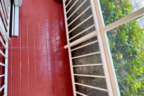 Condominio en venta en Miami, Florida, 2 dormitorios, 80.64 m2 № 1951345 - foto 10